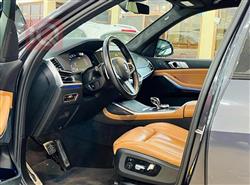 بی ئێم دەبڵیو X7
